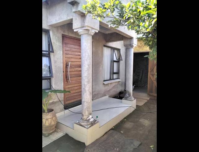 2 BEDROOM HOUSE FOR SALE IN THULANI